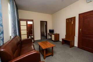 Гостиница Гранд Судак Джуниор сьют MV (2-х комнатный не видовой)-2