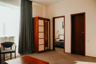 Гостиница Гранд Судак Джуниор сьют FV (2-х комнатный с видом бассейн, на море)-2