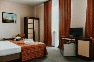 Гостиница Гранд Судак Стандарт MV  (не видовой)-2
