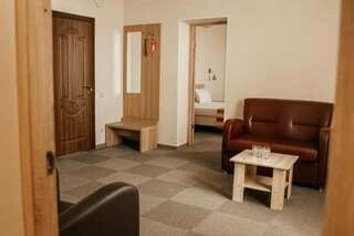 Гостиница Гранд Судак Люкс премиум (3-х комнатный с видом на бассейн, на море)-1